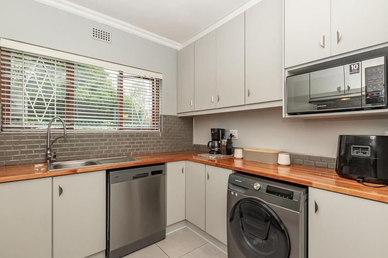2 Bedroom Property for Sale in Pinelands Western Cape